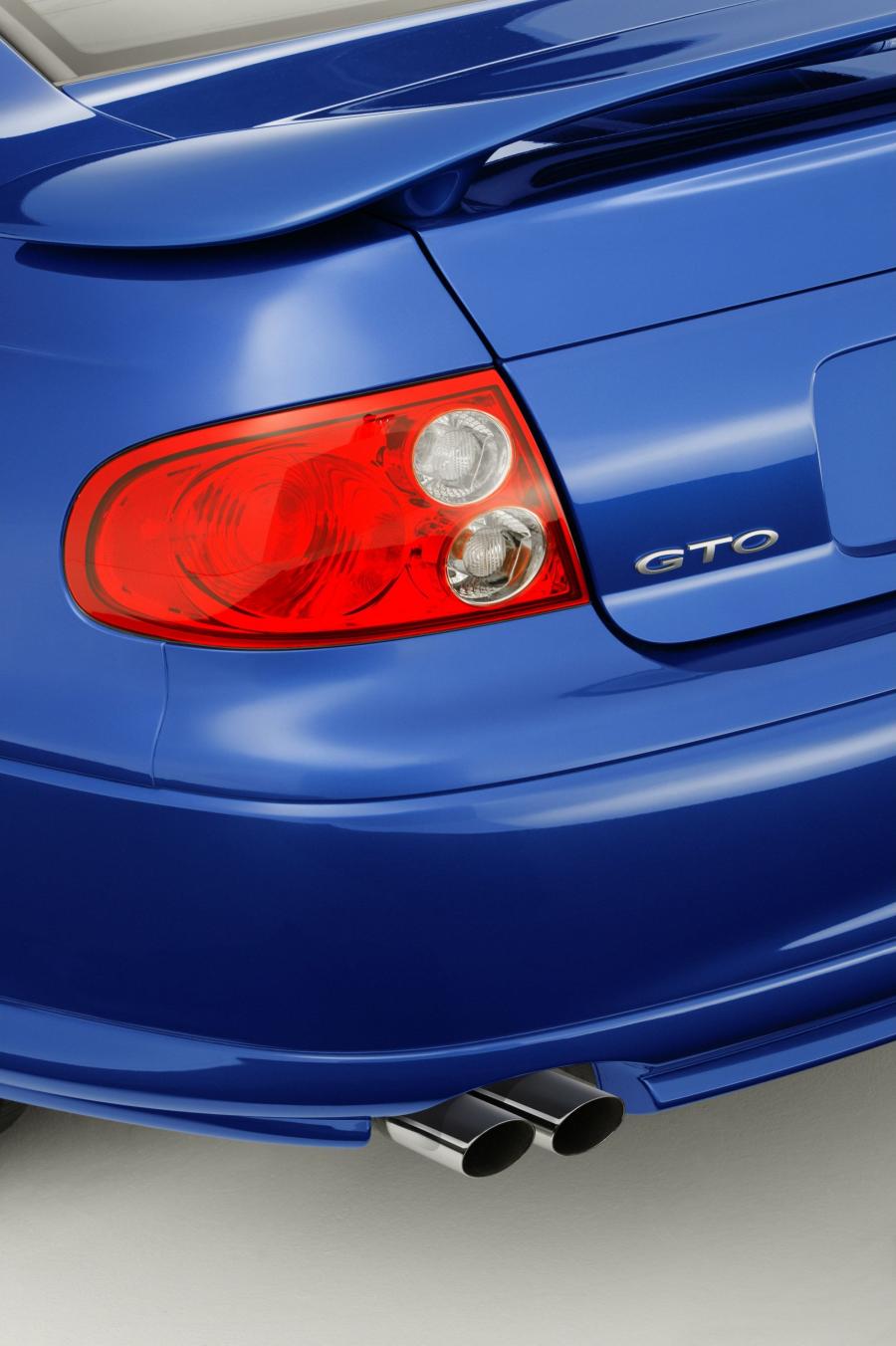 Детали экстерьера Pontiac GTO 2004 года  (фото 10 из 45)